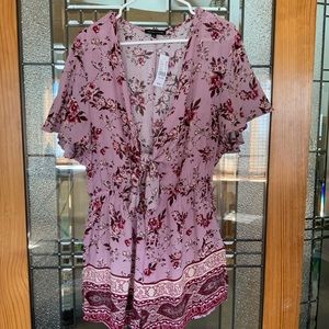 NWT KENDALL & KYLIE FLORAL ROMPER